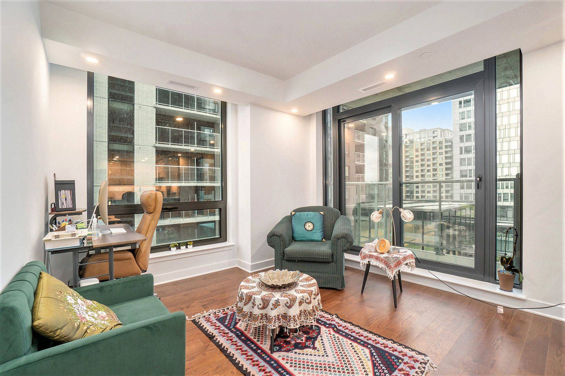 Lower Town - Sandy Hill, ON K1N 0G8,180 George ST #408