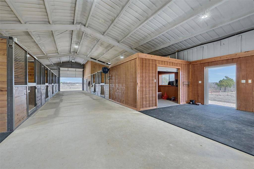 2824 County Road 107,  Whitesboro,  TX 76273