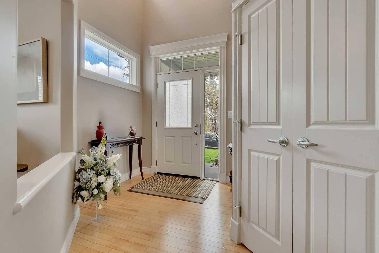 Edmonton, AB T6R 0H5,3904 Macneil Bay NW