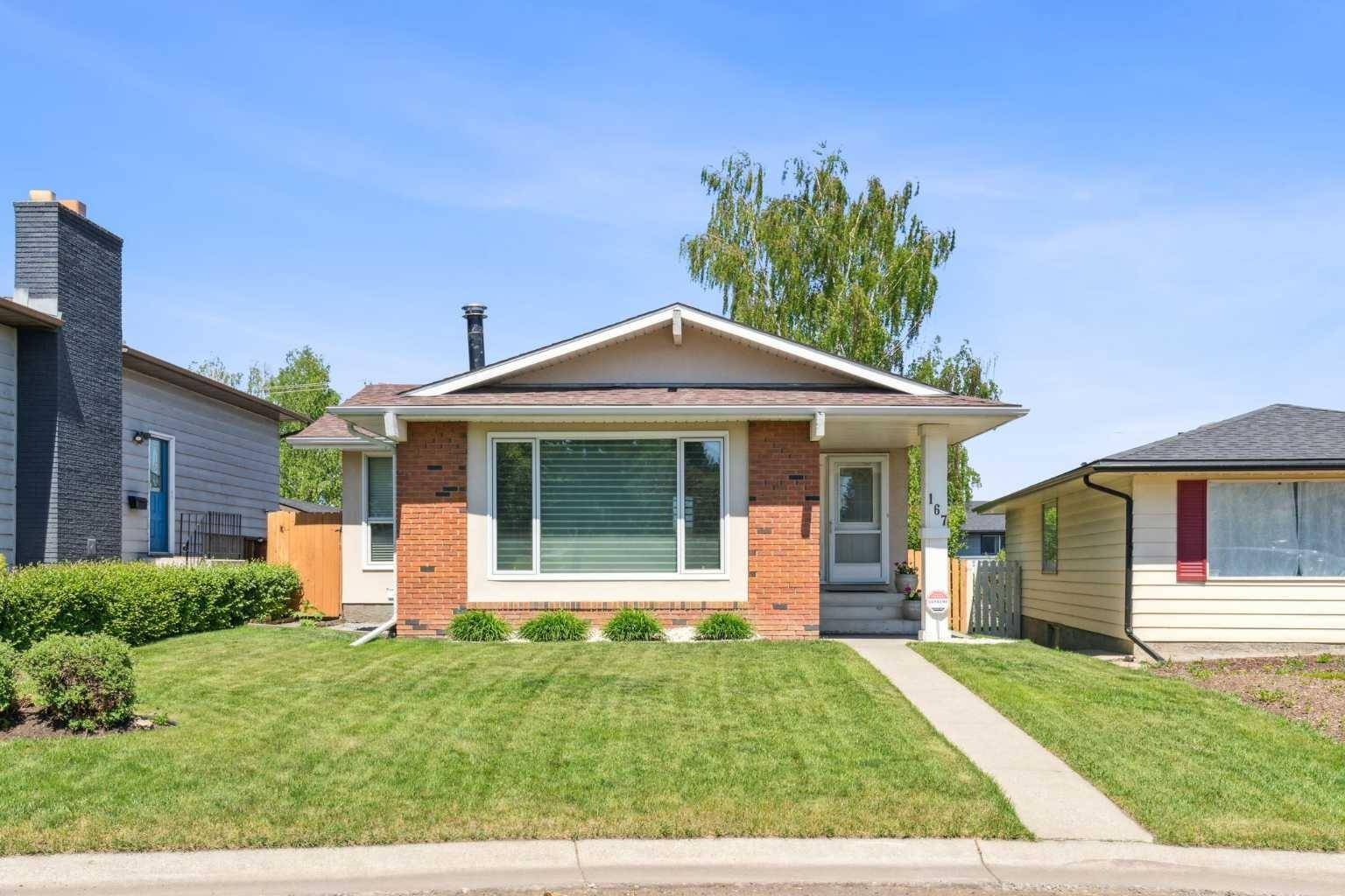 Calgary, AB T3K 1H2,167 Bermuda WAY Northwest