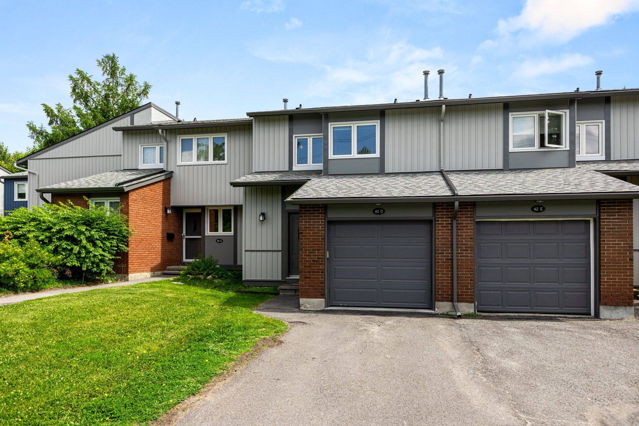 42D Benlea DR, Tanglewood - Grenfell Glen - Pineglen, ON K2G 4A9