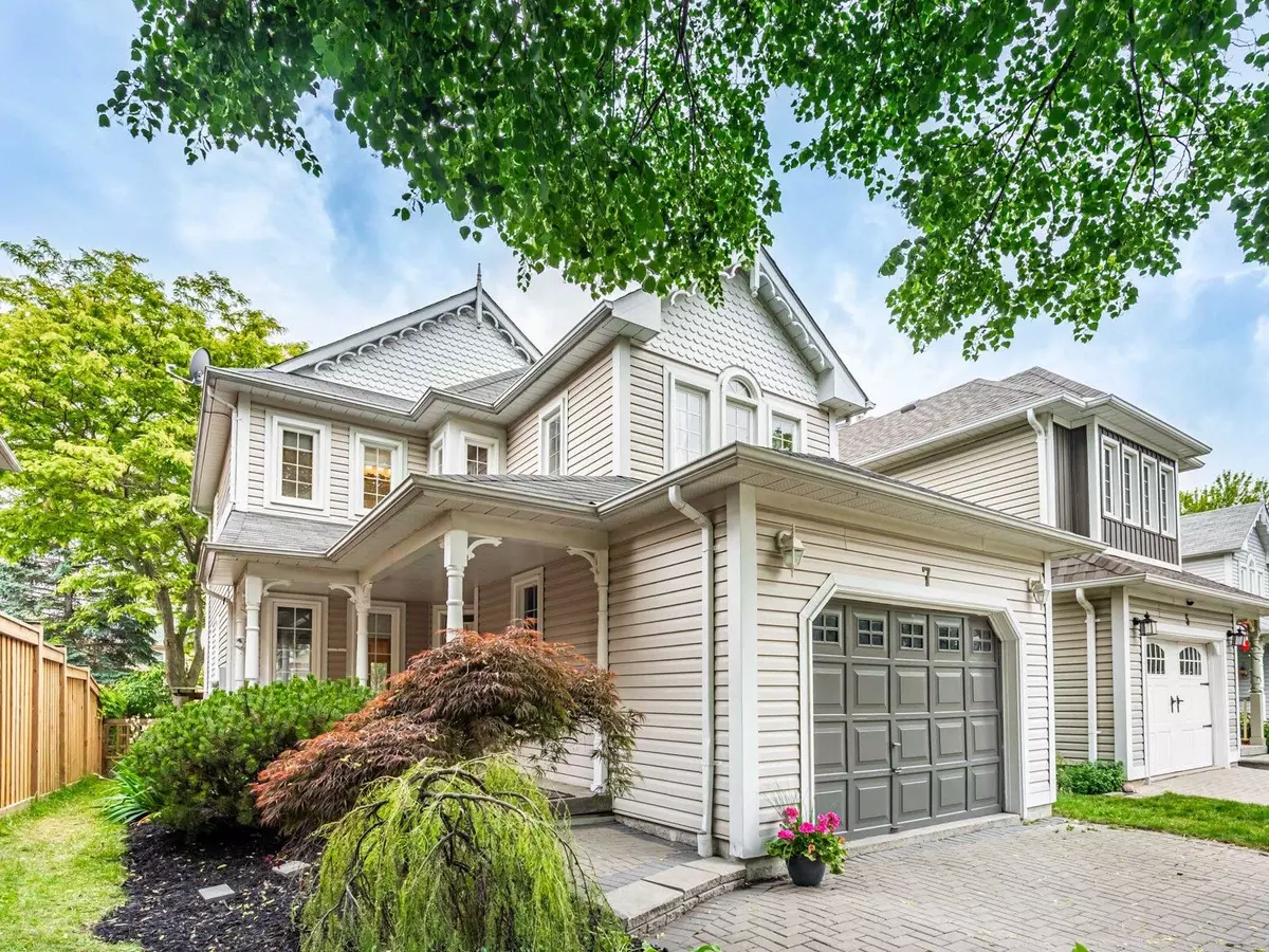 Whitby, ON L1M 1C8,7 Knox CRES