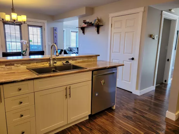 Peace River, AB T8S 1N3,10041 85 Street