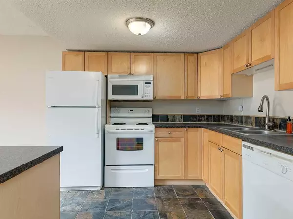 Calgary, AB T2R 0B3,1540 29 ST NW #113