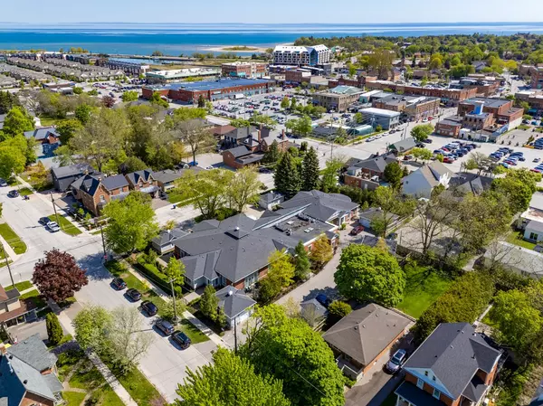 Collingwood, ON L9Y 2P8,100 Second ST #5