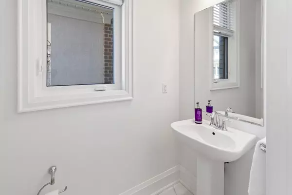 Oakville, ON L6H 3S4,1467 Everest CRES