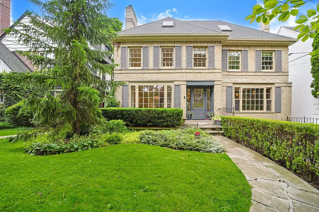 Toronto C04, ON M4N 2X7,4 Garland AVE