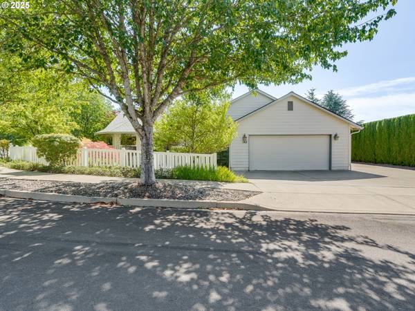 142 SW HOWARD DR, Mc Minnville, OR 97128