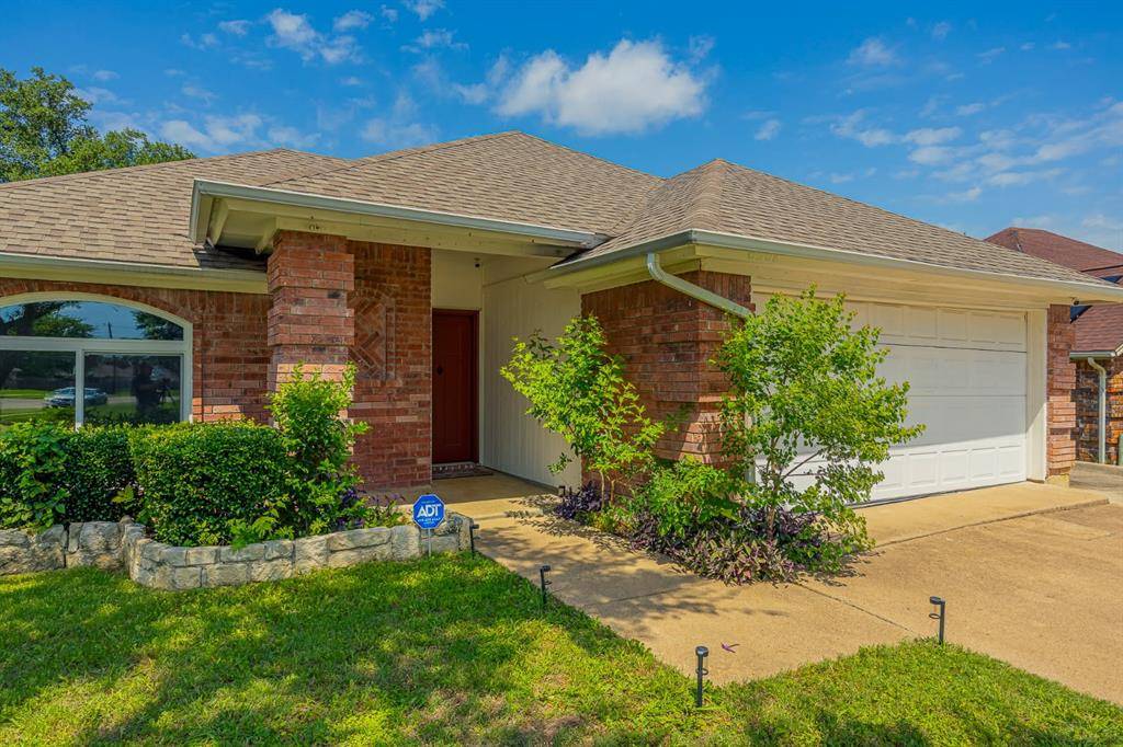 Arlington, TX 76001,6508 Running Creek Drive