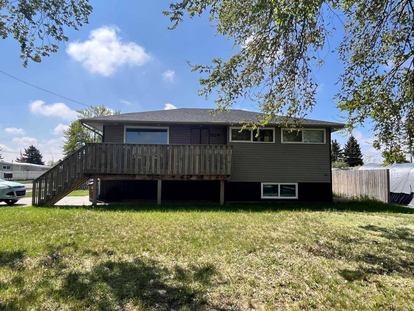 5124 42 Avenue, Taber, AB T1G 1X3
