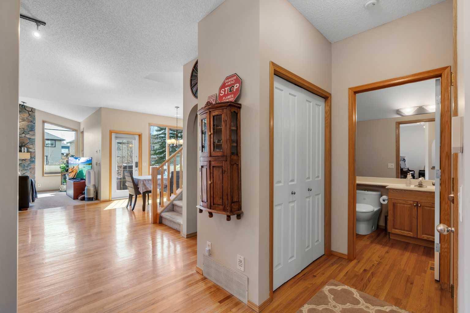 Calgary, AB T3M 1A6,58 Cranfield CRES SE