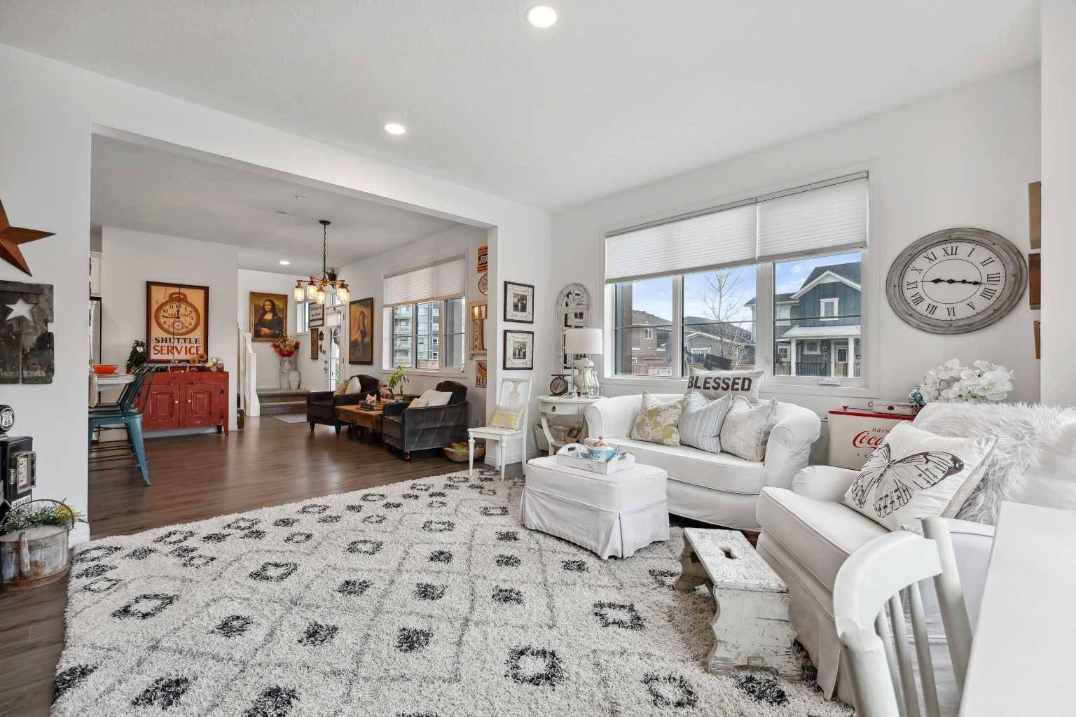 Calgary, AB T3P 0Y6,261 Carrington CIR Northwest