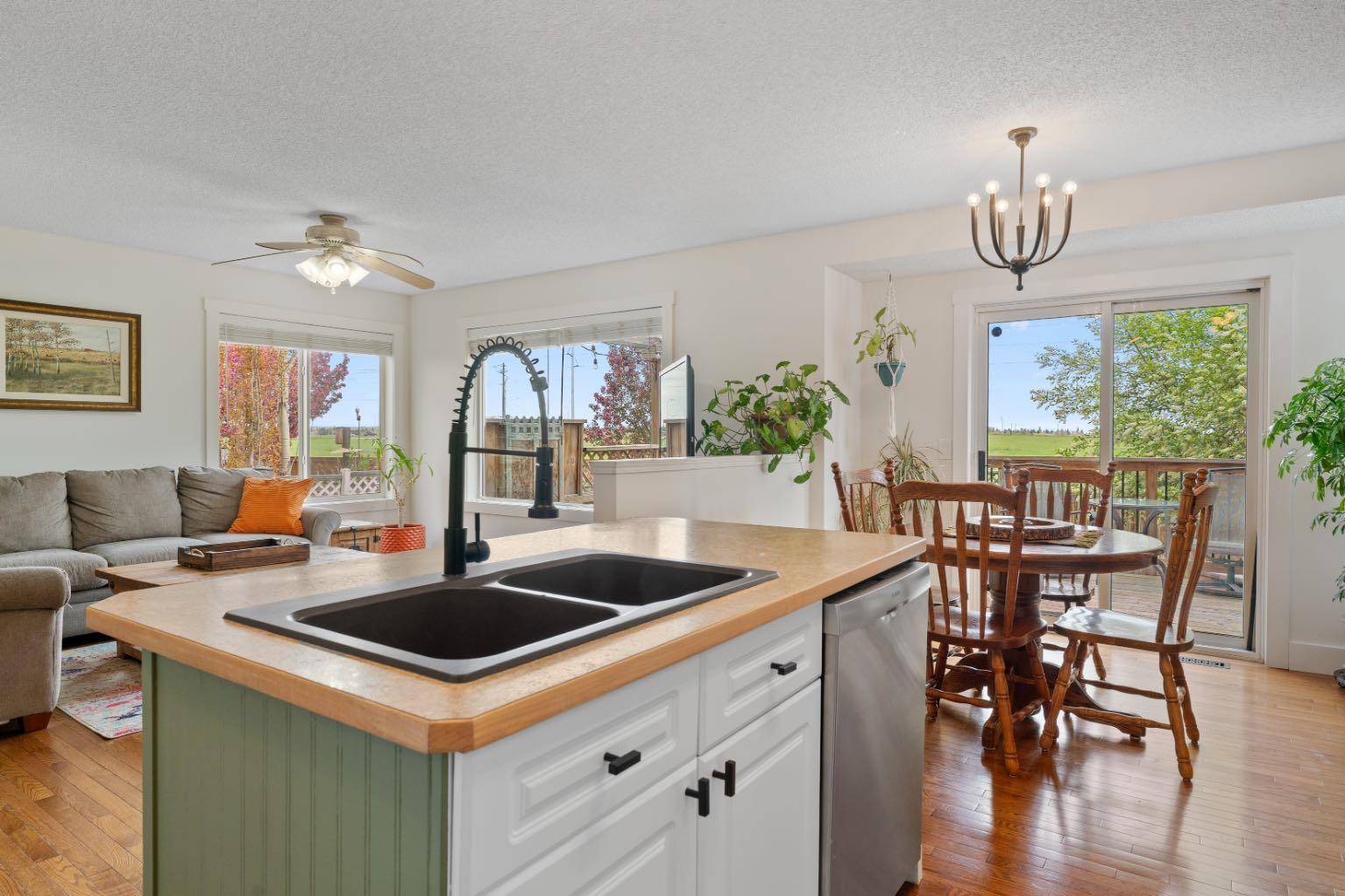 Calgary, AB T2X 3M6,195 Chaparral Ridge CIR Southeast