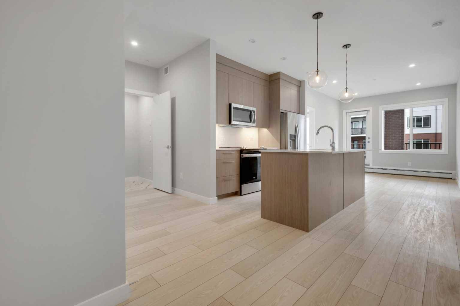 Chestermere, AB T1X 2Y2,6 Merganser DR West #2202