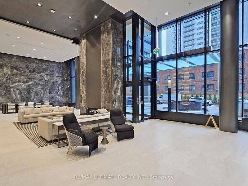 Toronto C10, ON M4P 1V3,117 Broadway AVE #2204