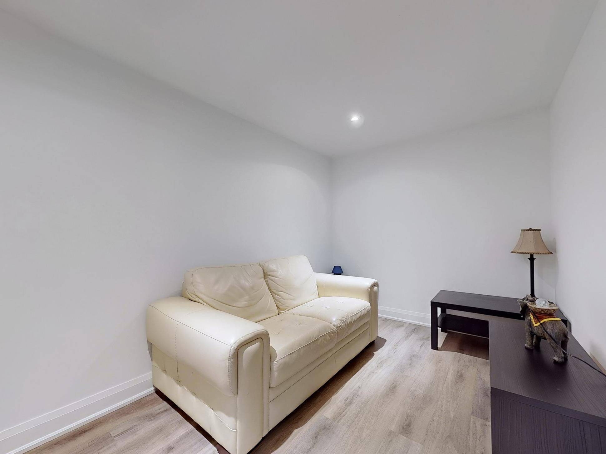 Markham, ON L3T 3C7,51 Royal Orchard BLVD #Lower-L