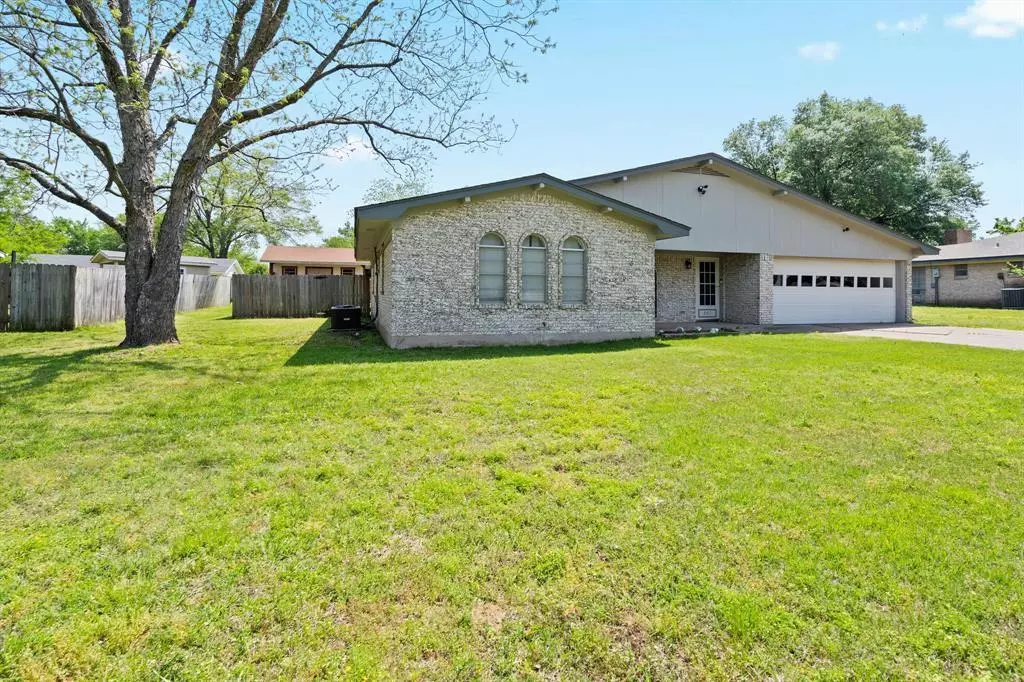 Mount Vernon, TX 75457,207 Robin Way Street