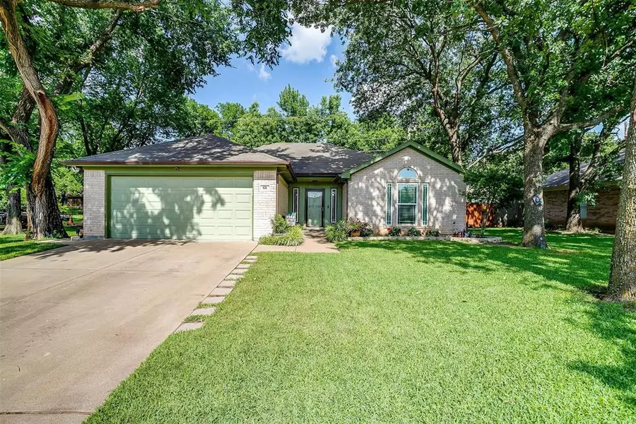 531 Lone Star Street, Joshua, TX 76058