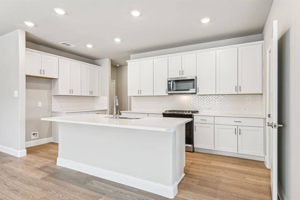 6617 Coyote Valley Trail, Fort Worth, TX 76036