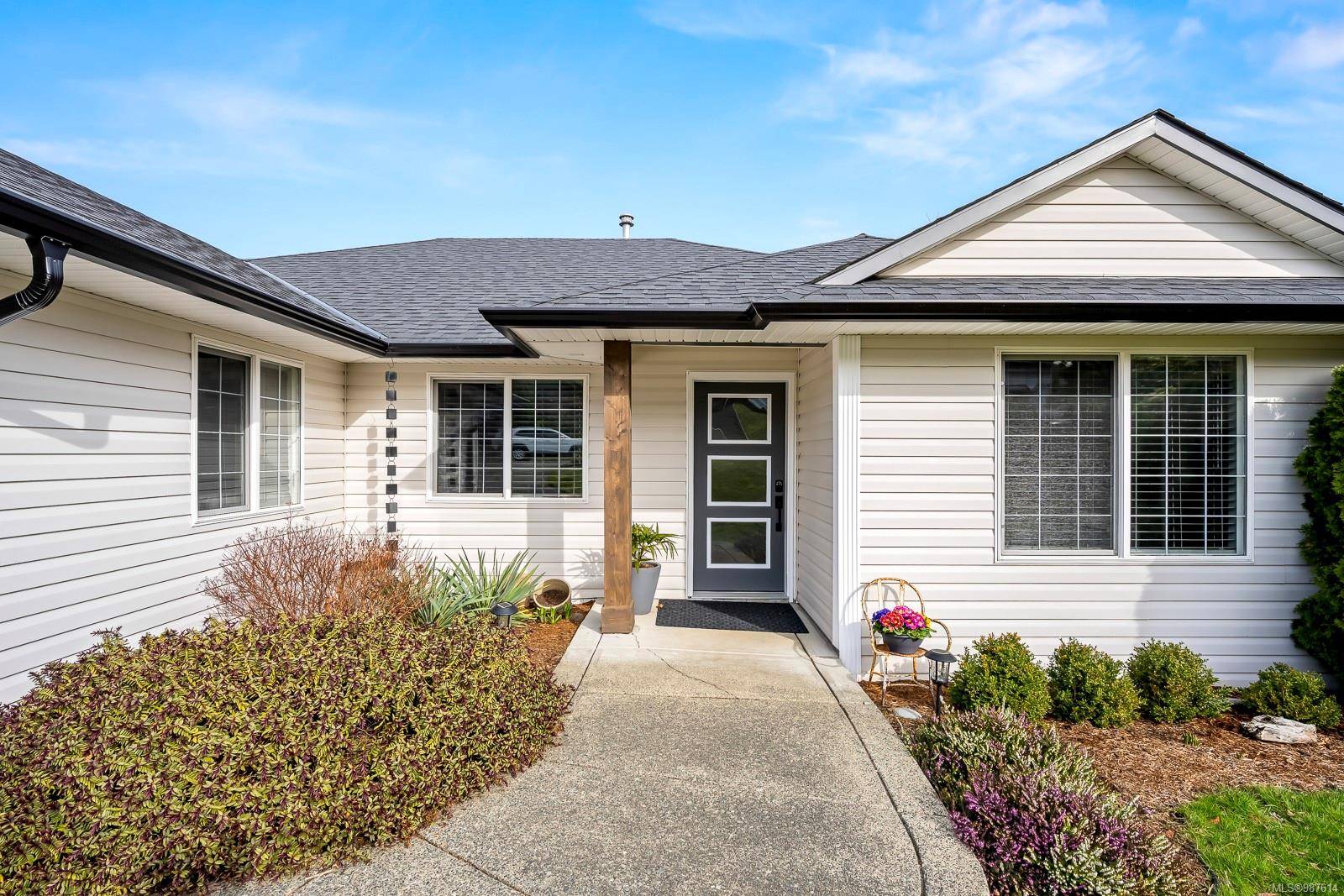 Courtenay, BC V9N 9A7,1684 Swan Cres