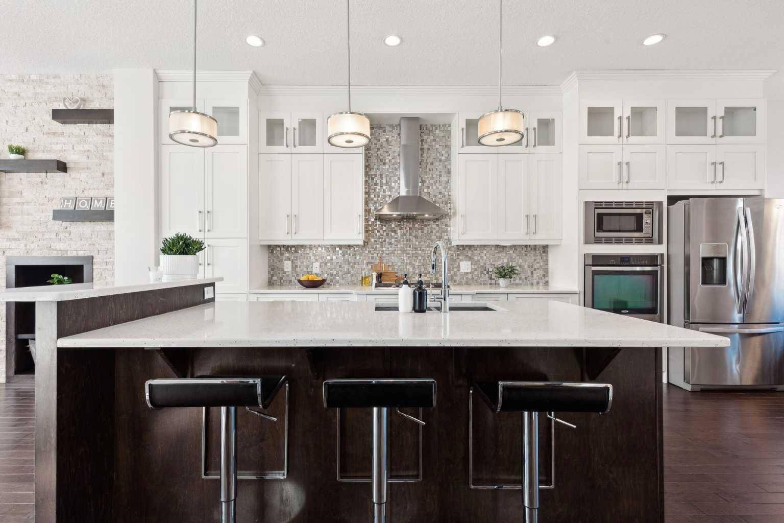 Calgary, AB T2N3B8,540 37 ST NW