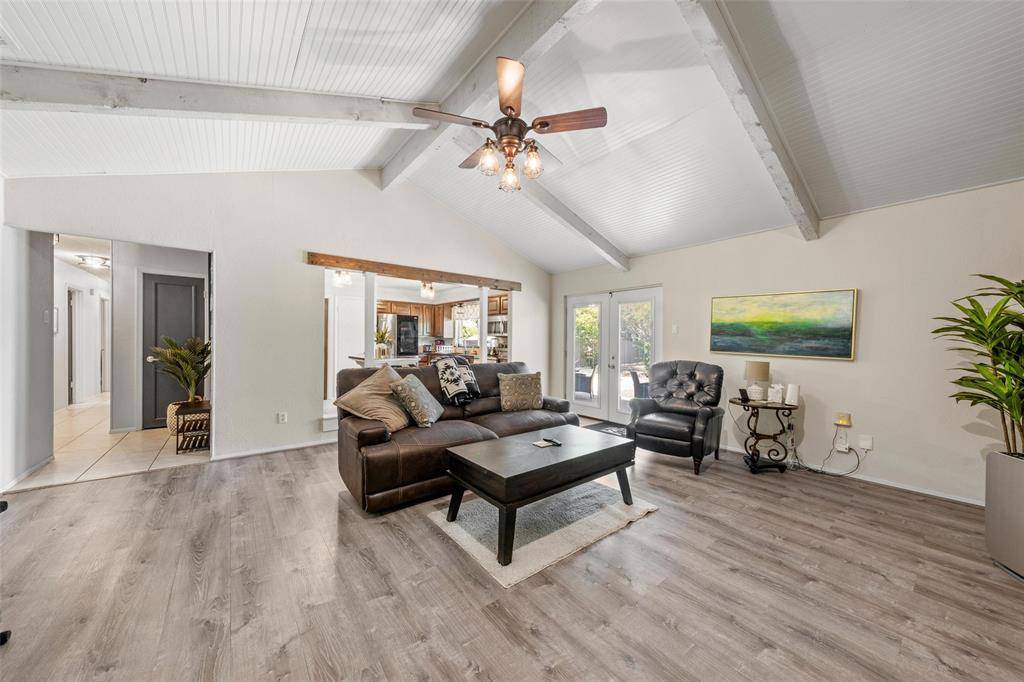 Hewitt, TX 76643,216 Bowie Lane