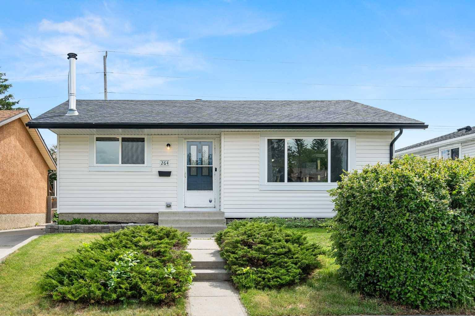 264 Bracewood RD Southwest, Calgary, AB T2W 3C1
