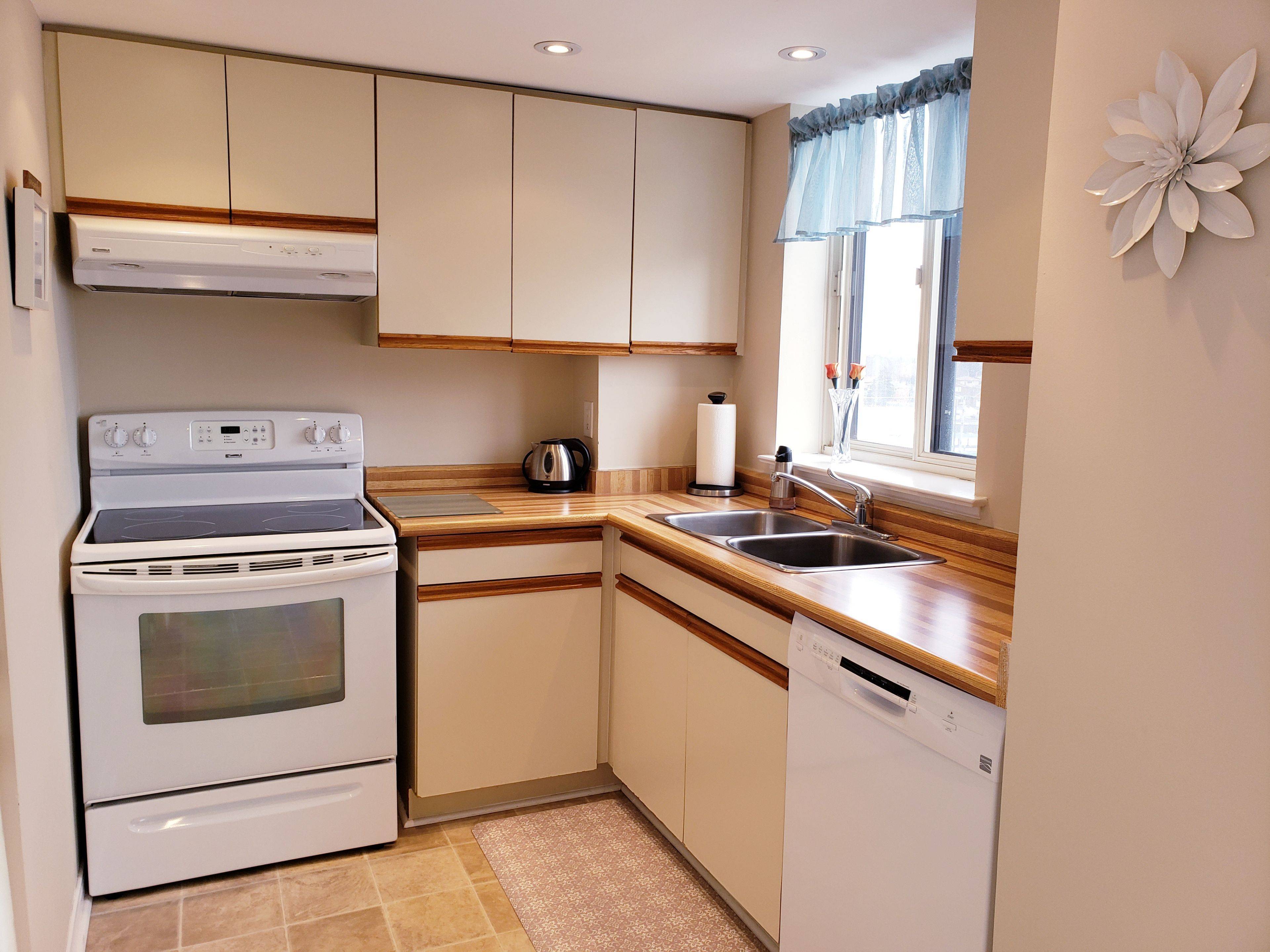 Mississauga, ON L4W 4H4,1360 Rathburn RD E #808