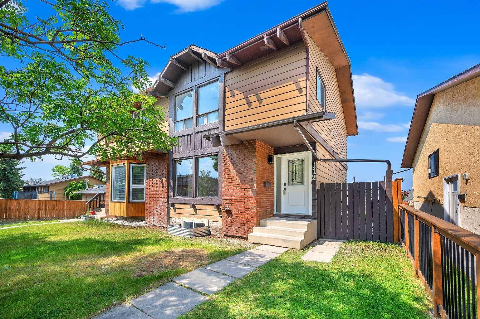 112 Bergen RD Northwest, Calgary, AB T3K 1H9