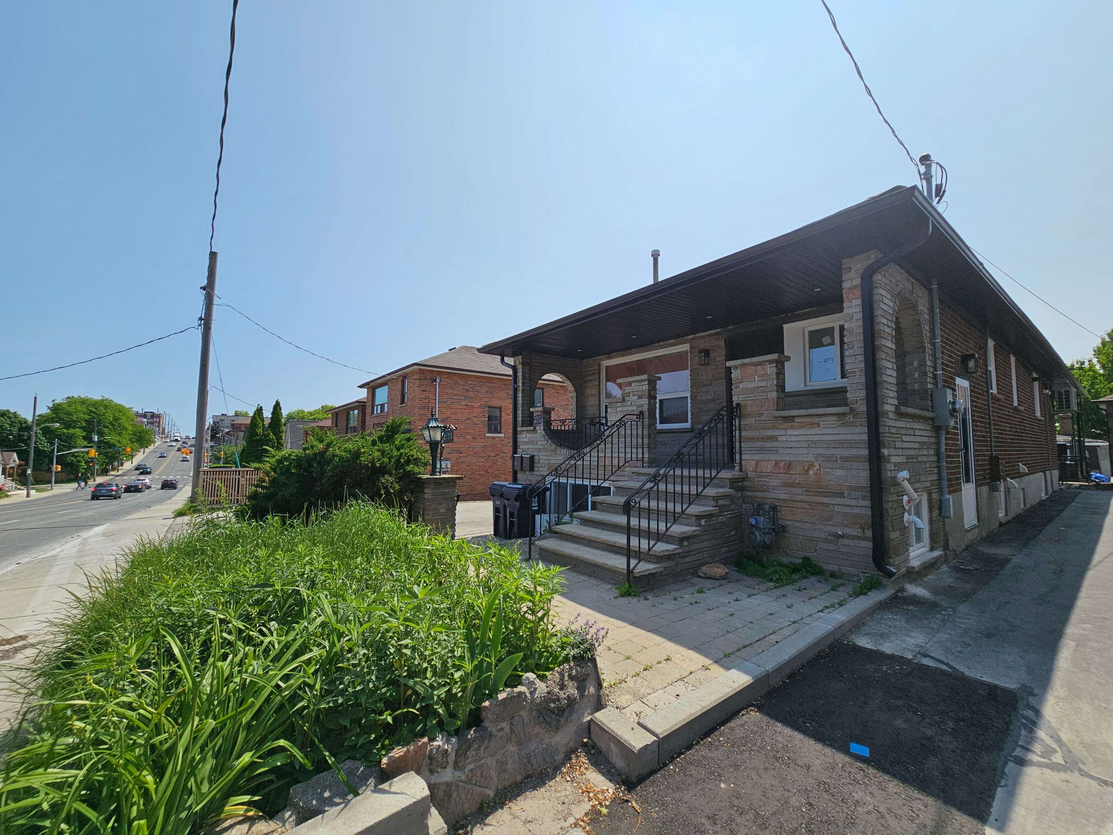 2170 Dufferin ST #Lower Lvl, Toronto W03, ON M6E 3R8