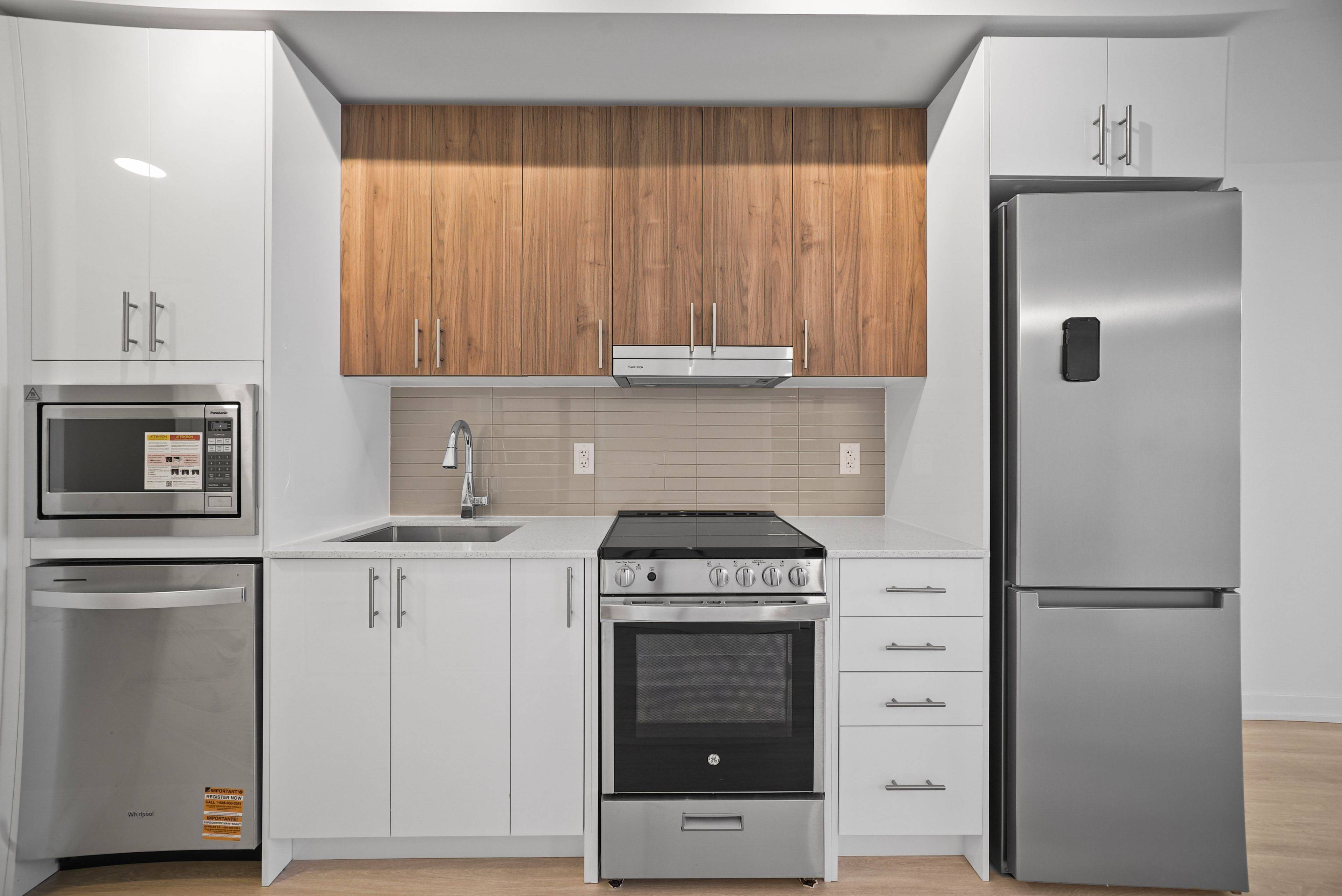 Mississauga, ON L4Z 0C9,5105 Hurontario ST #910