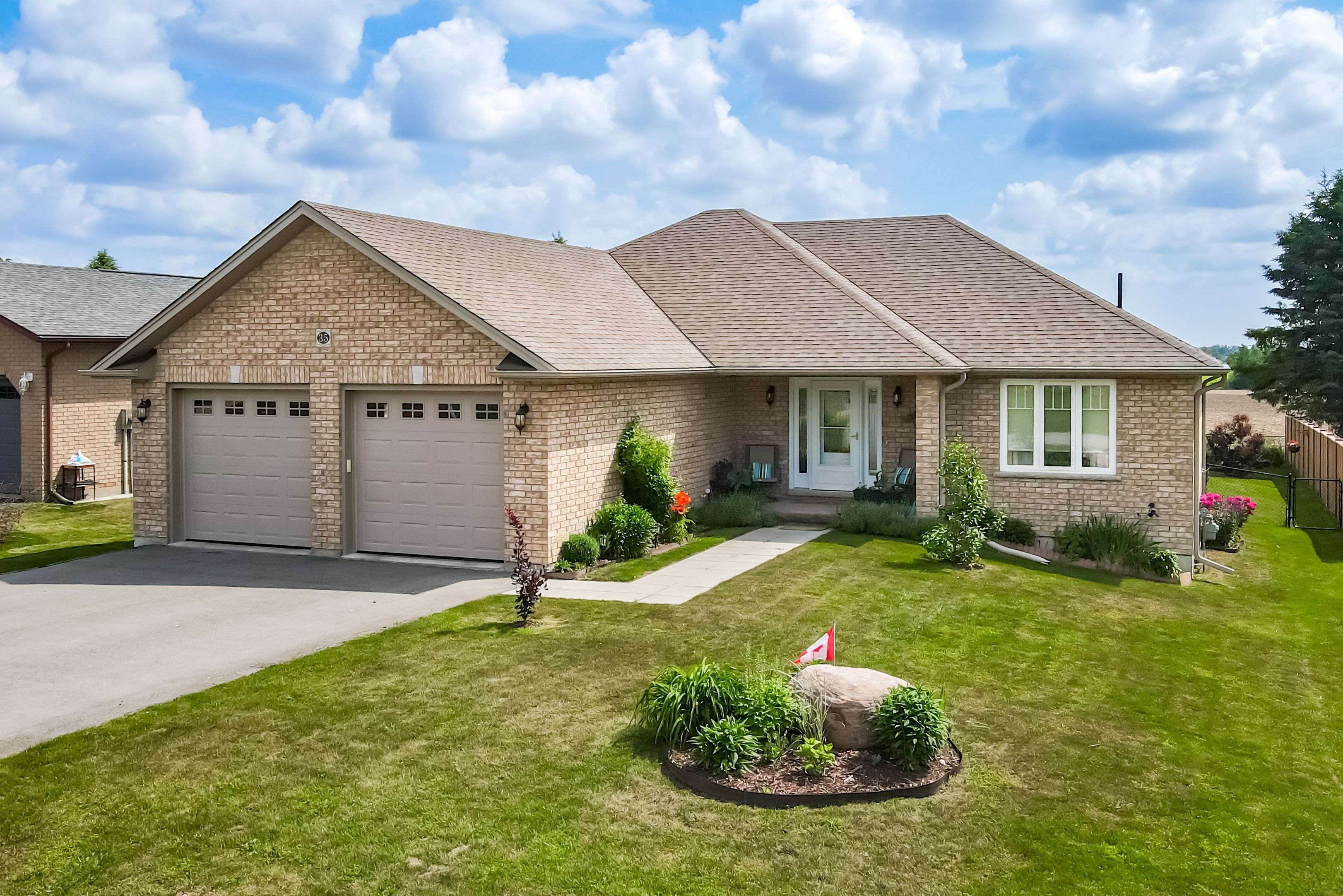 35 Bruce CRES, Kawartha Lakes, ON K0M 2M0