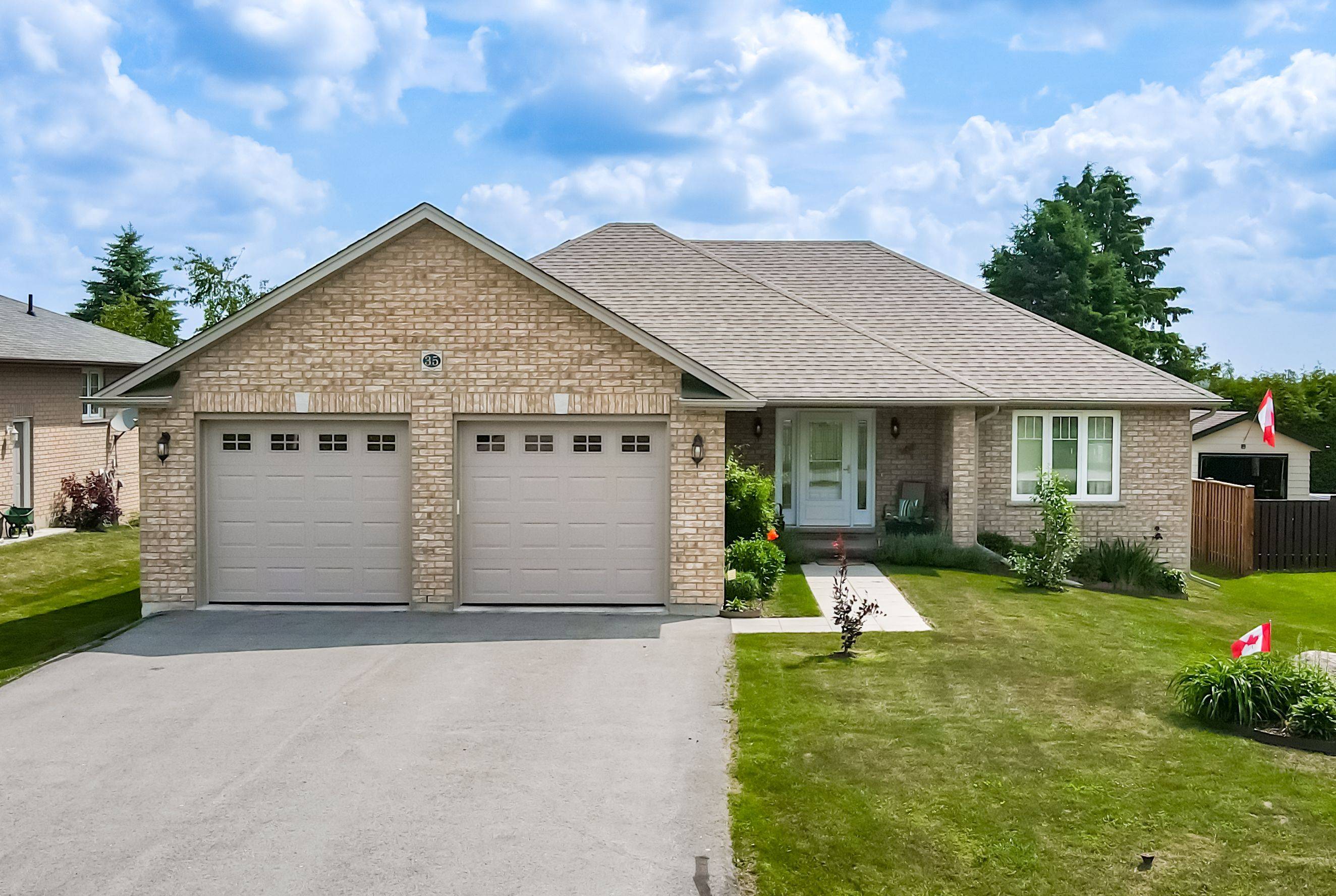 Kawartha Lakes, ON K0M 2M0,35 Bruce CRES