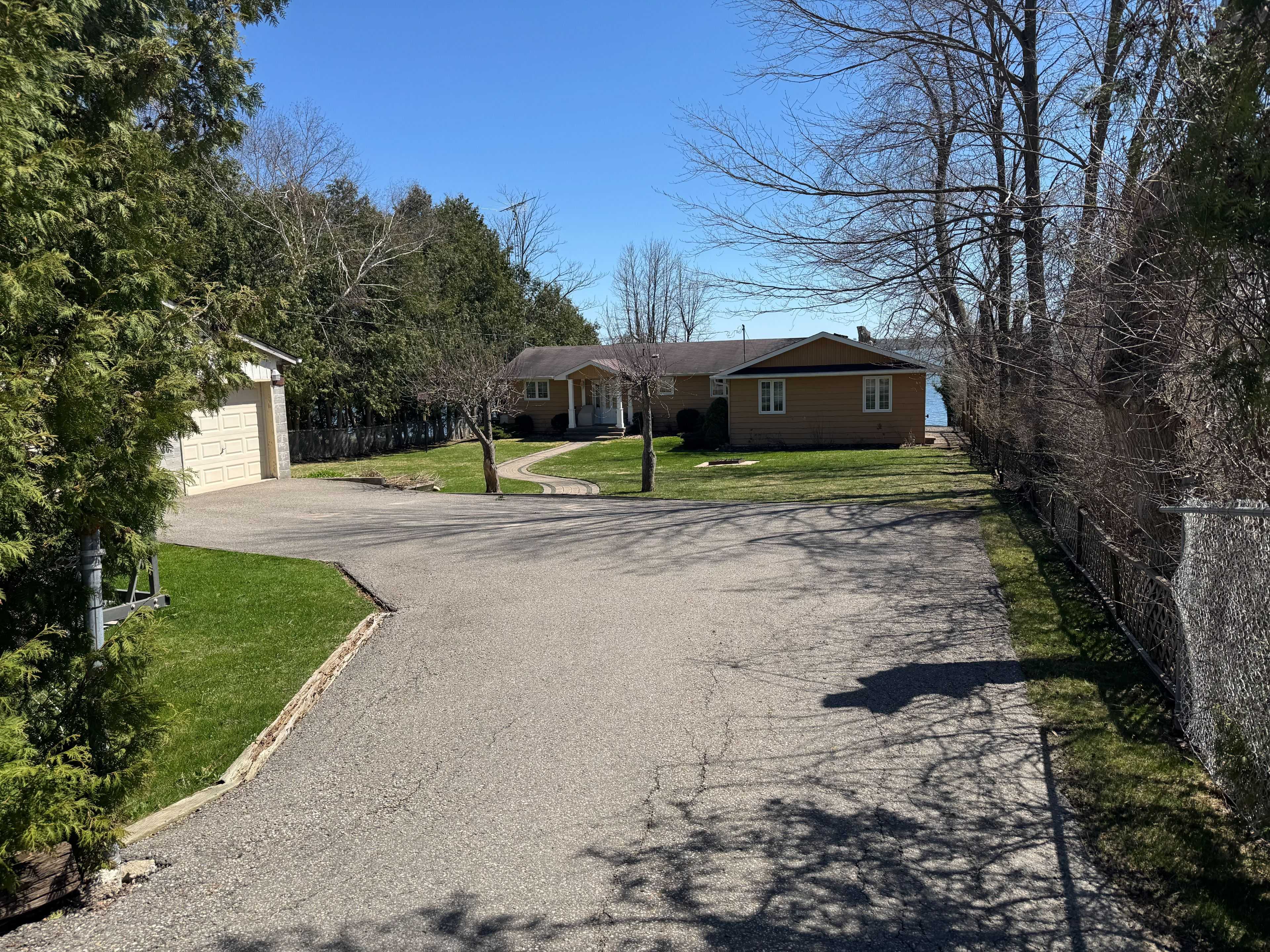 Kawartha Lakes, ON K0M 2C0,22 Lakeview BLVD