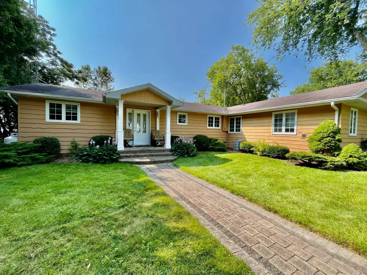 Kawartha Lakes, ON K0M 2C0,22 Lakeview BLVD