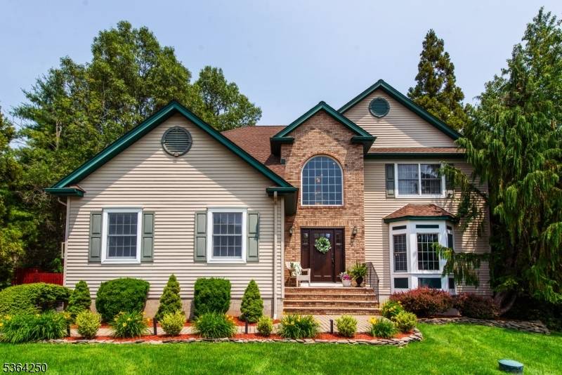 Bloomingdale Boro, NJ 07403,6 Anna Rose Ct
