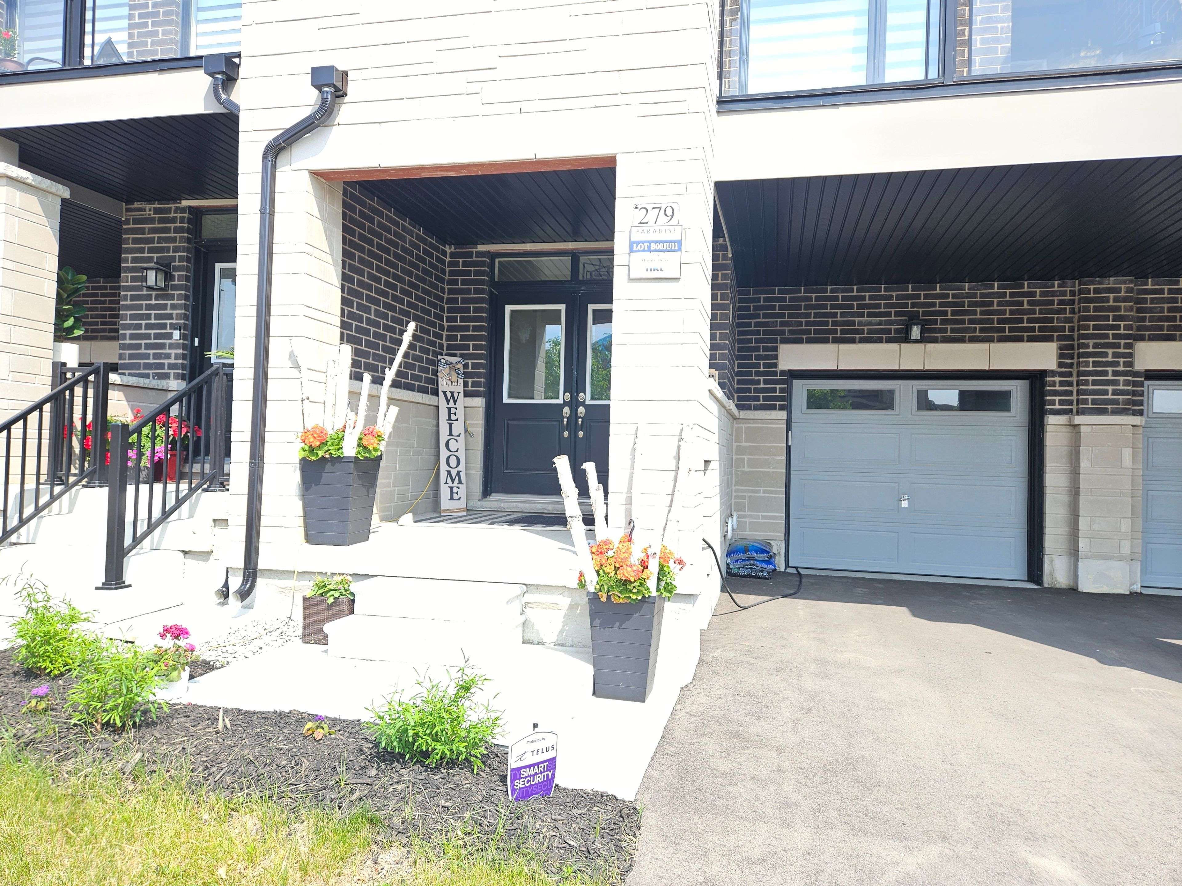 Vaughan, ON L4H 5G2,279 Moody DR