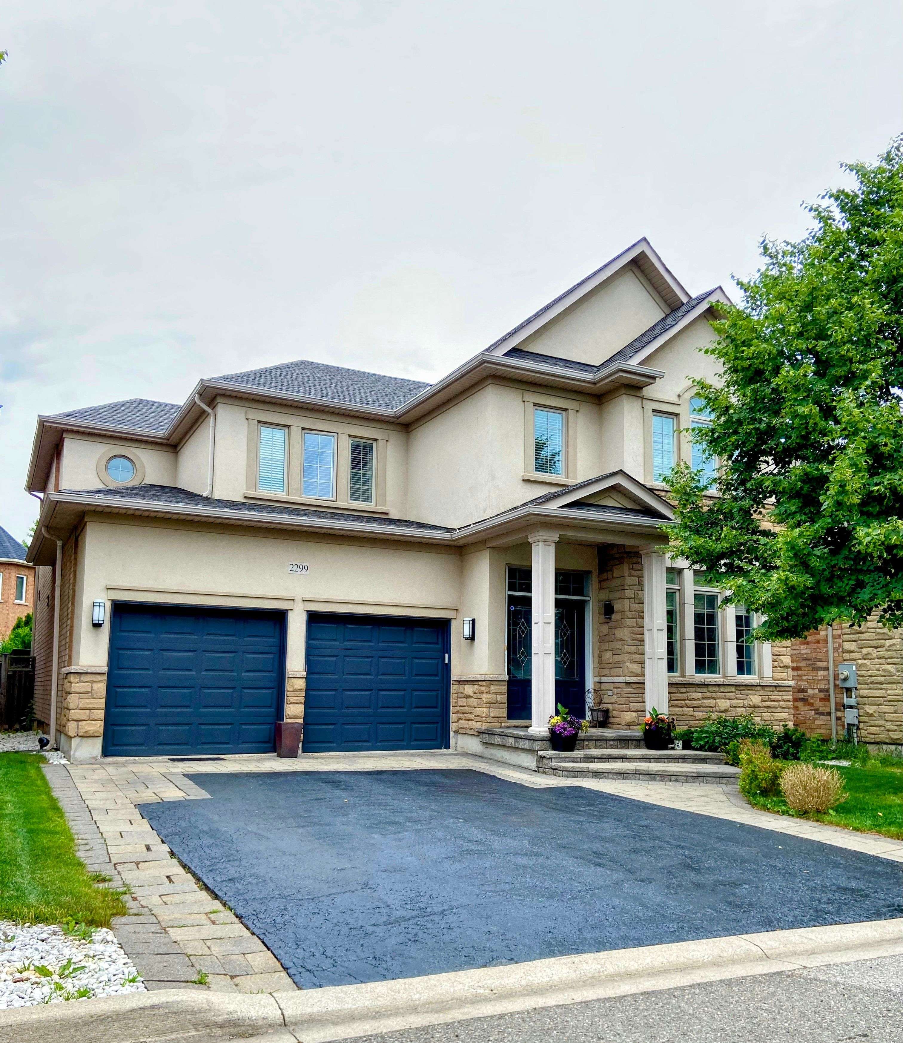 2299 Millstone DR, Oakville, ON L6M 0H1