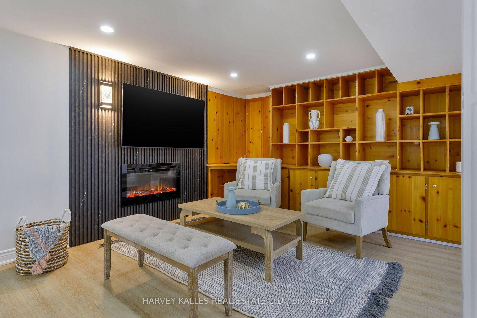 Mississauga, ON L4W 3T3,4322 Shelby CRES