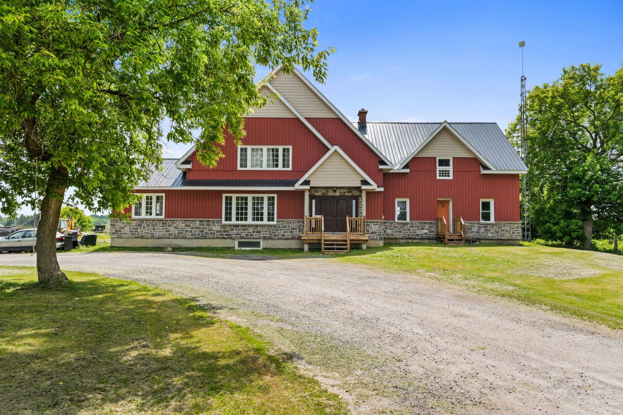 North Stormont, ON K0C 1K0,14100 Concession 1-2 RD