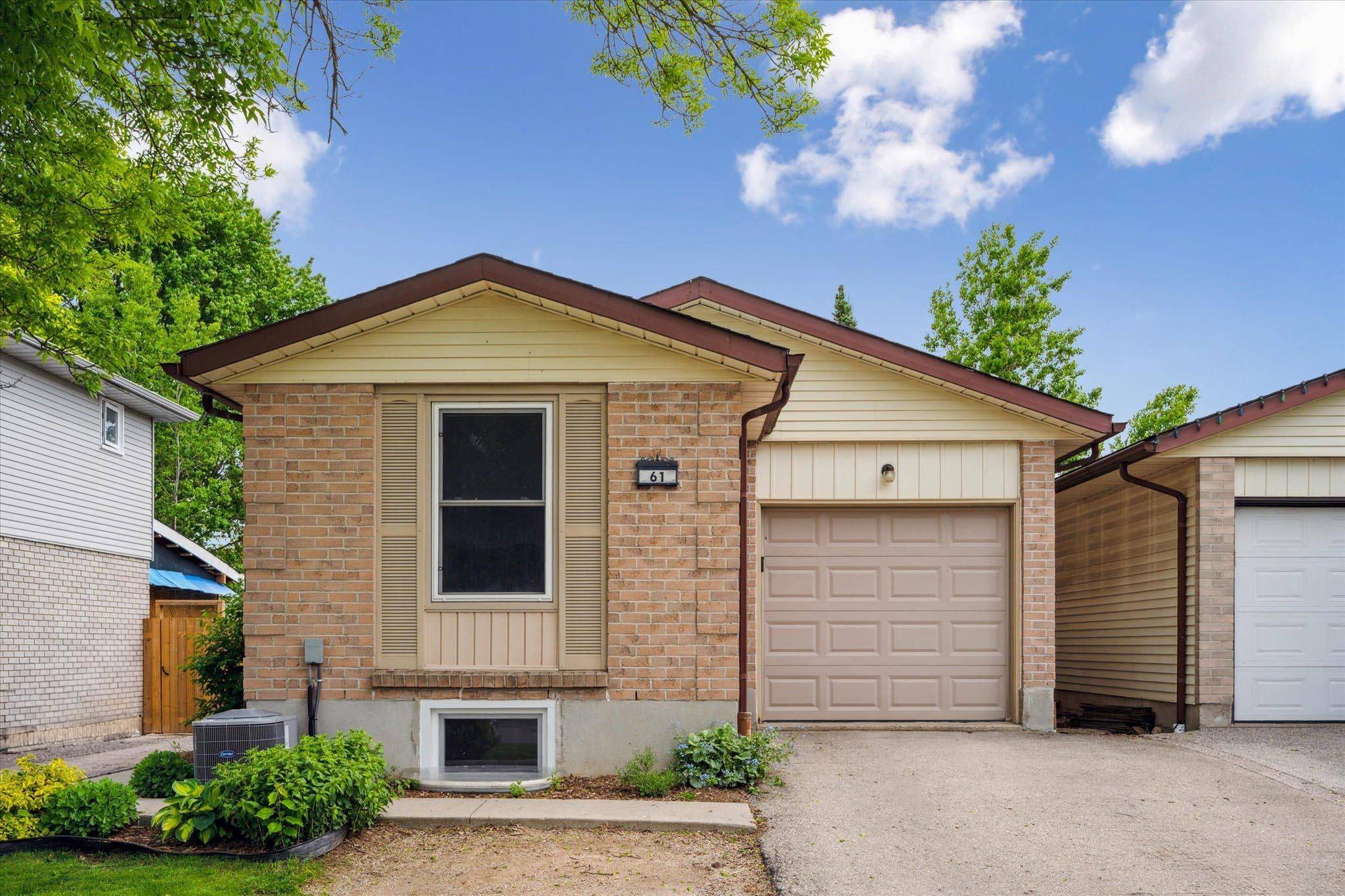 61 LEACOCK AVE, Guelph, ON N1E 6P9
