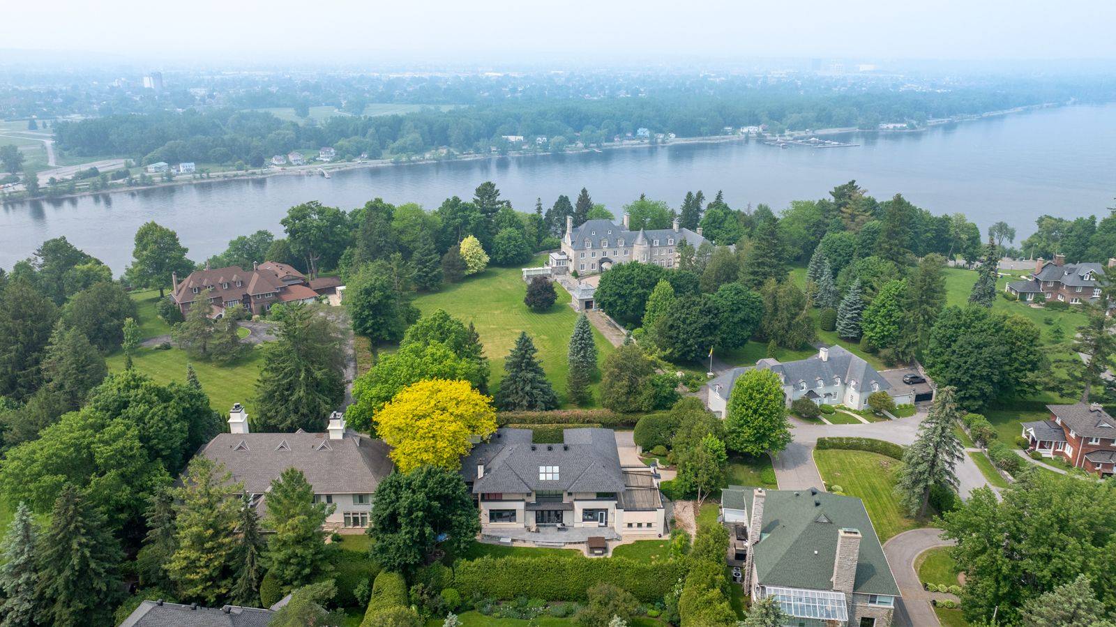 Rockcliffe Park, ON K1M 0E4,725 Manor AVE