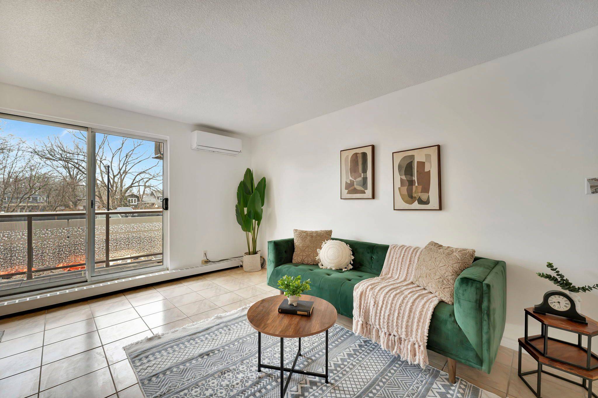 Brantford, ON N3S 7J3,793 Colborne ST #207