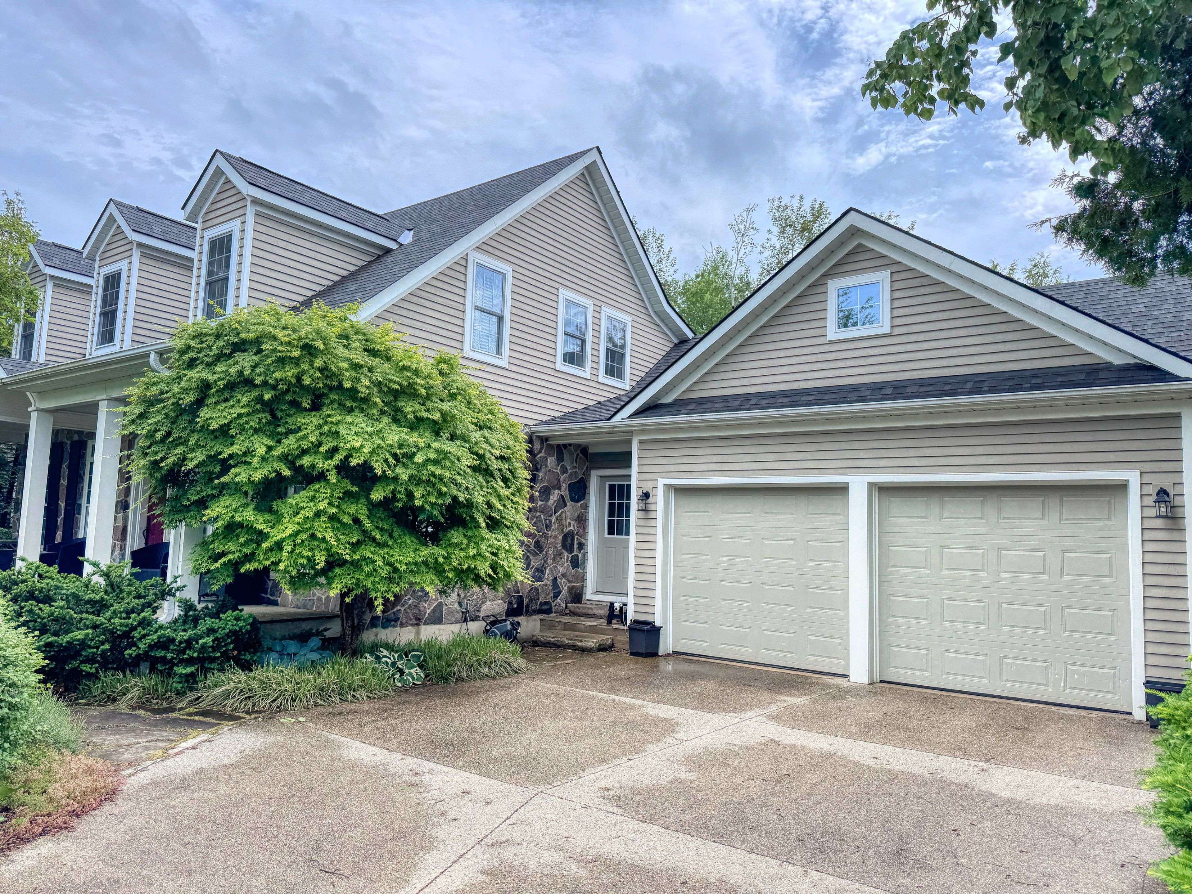Saugeen Shores, ON N0H 2L0,207 Beacon LN