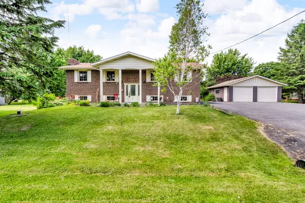 18227 Oak DR, South Glengarry, ON K0C 2J0