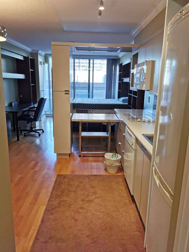 111 Elizabeth ST #630, Toronto C01, ON M5G 1P7