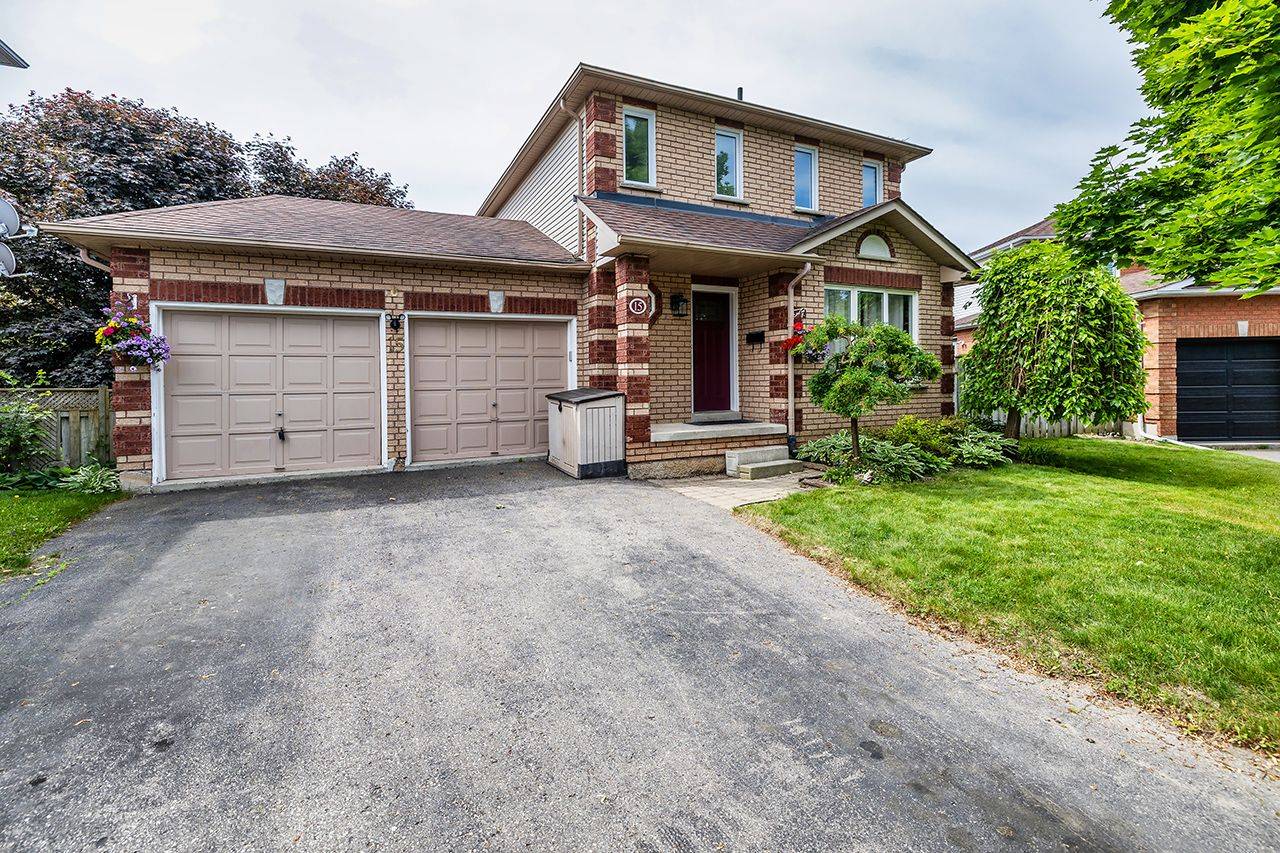 15 Merryfield CT, Clarington, ON L1C 4L2