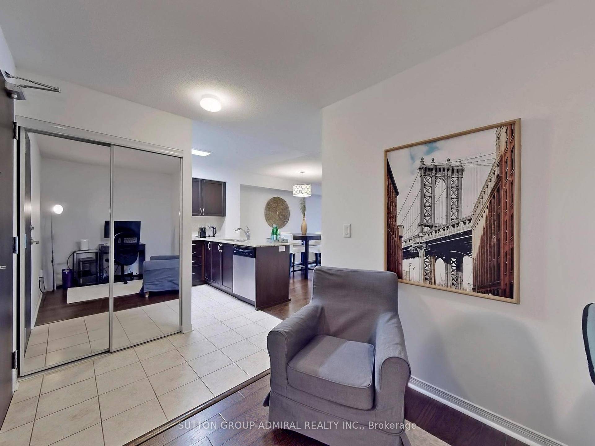 Richmond Hill, ON L4B 0C1,75 King William CRES #LPH8
