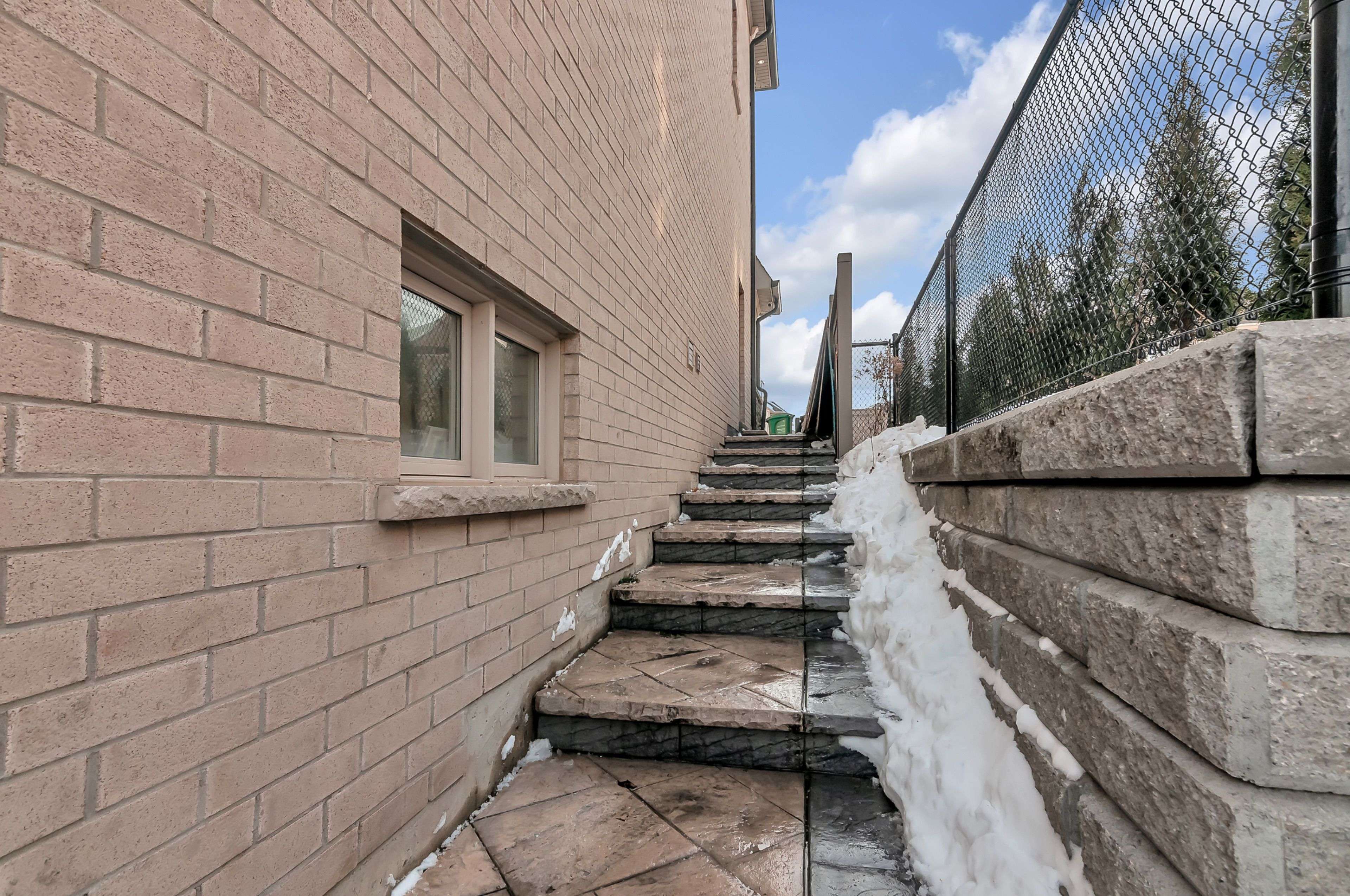 Brampton, ON L6X 2M4,4 Agincourt CIR