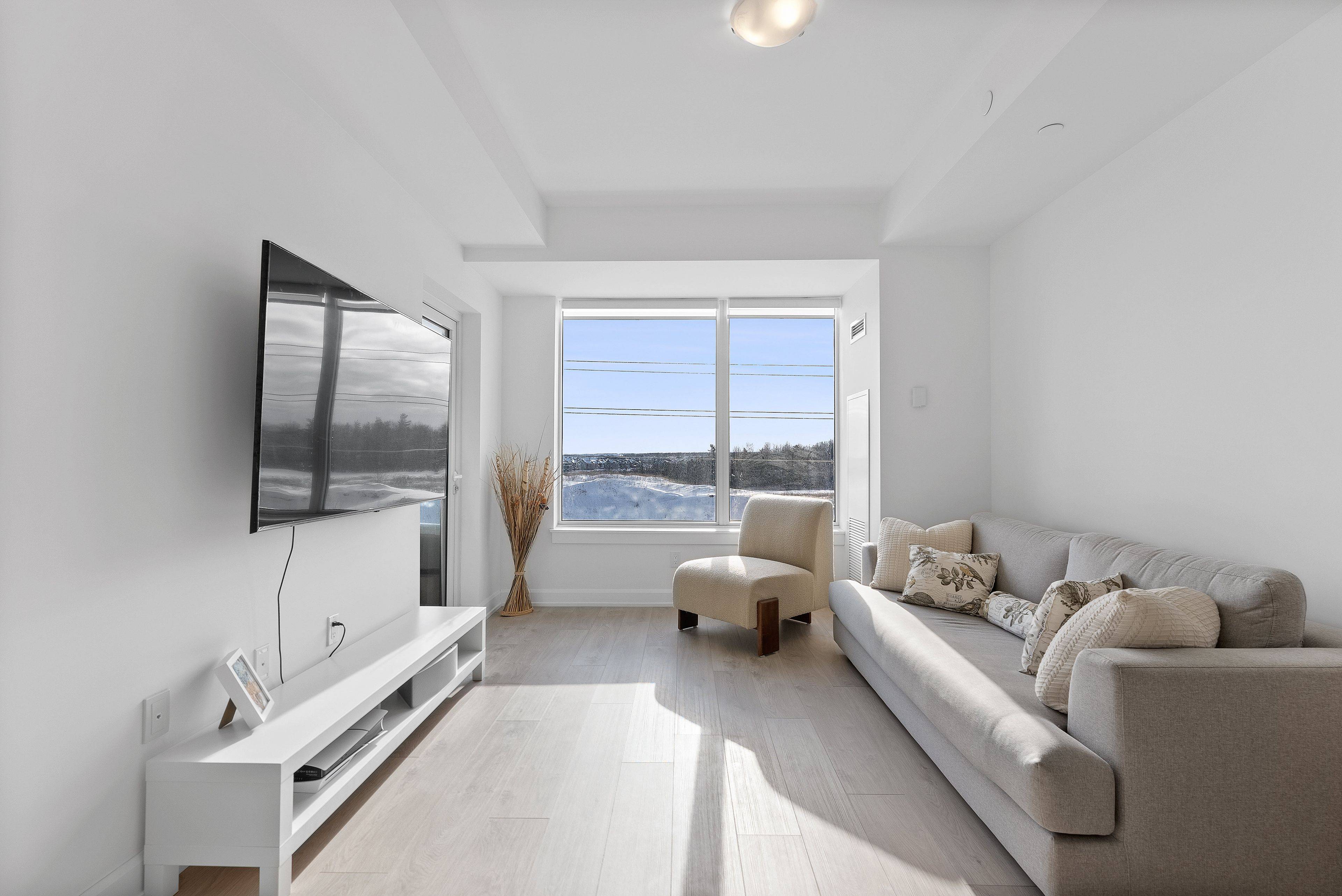 Oakville, ON L6H 7W6,3200 William Coltson AVE #419